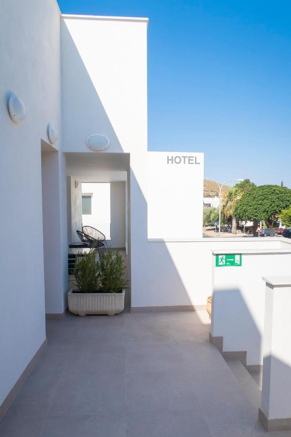 Hotel Senderos Агуа Амарга Екстериор снимка