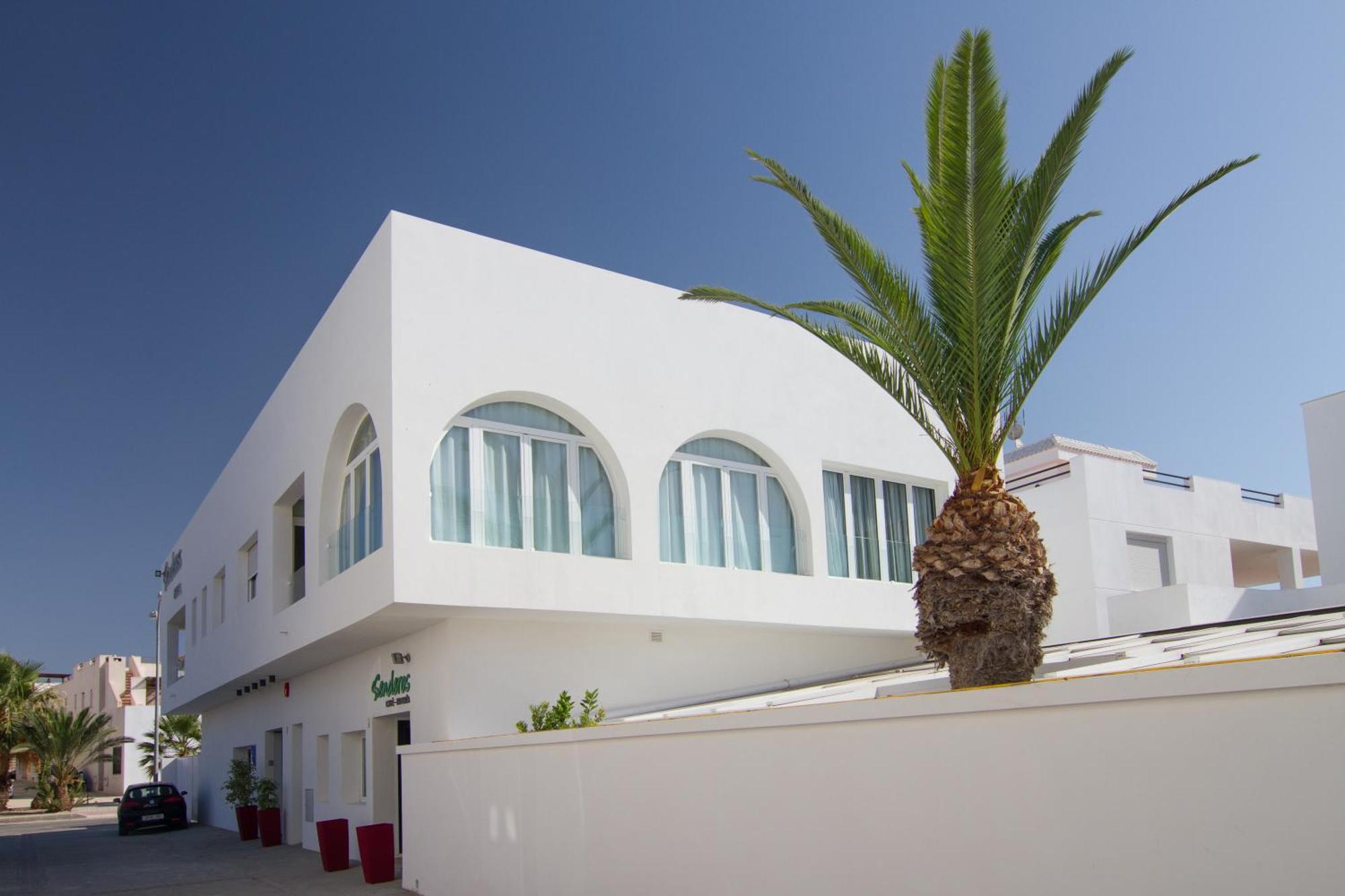 Hotel Senderos Агуа Амарга Екстериор снимка